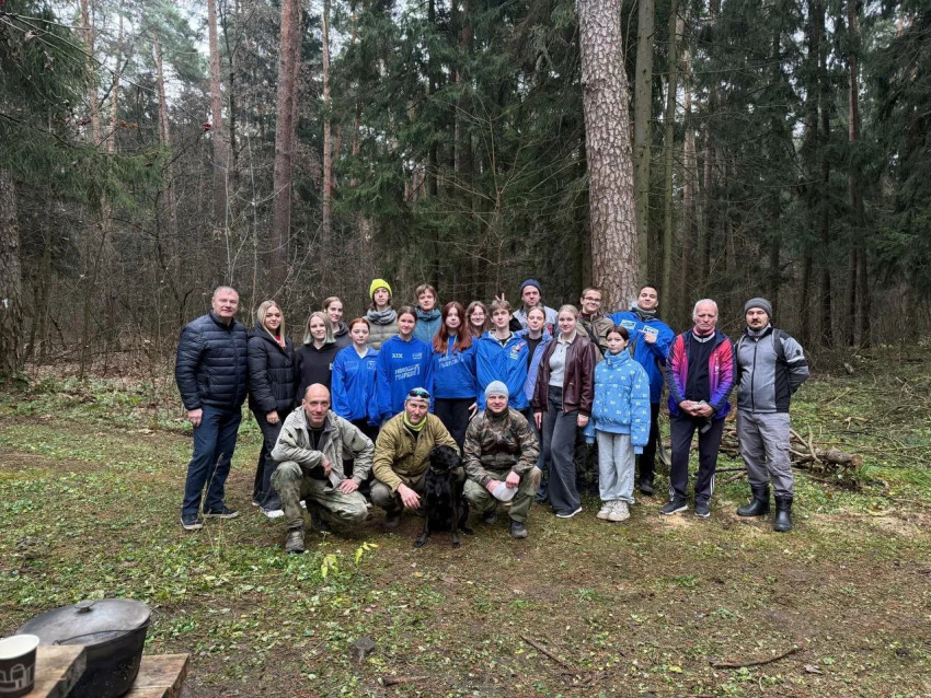 Жуковские партийцы восстанавливают лыжную трассу в Цаговском лесу