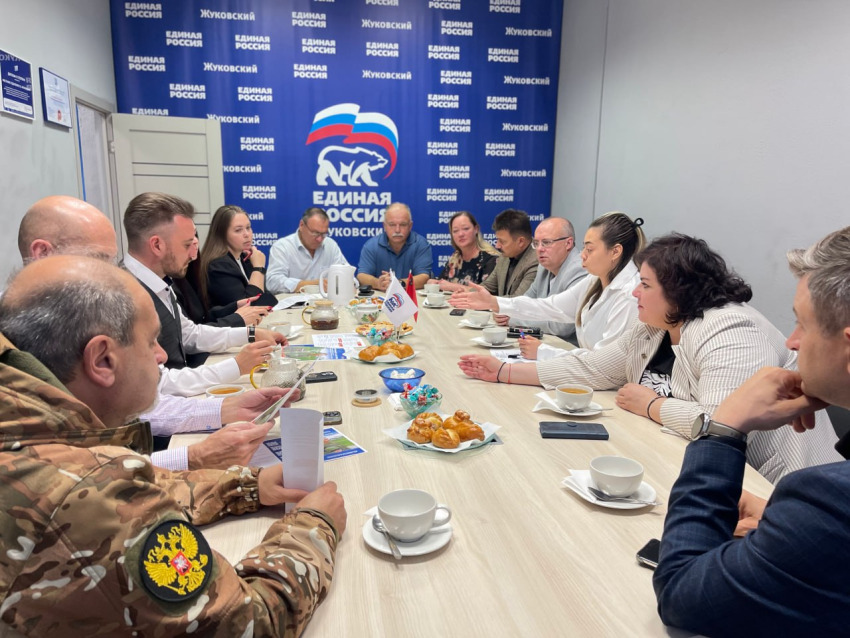 В местной общественной приёмной партии «Единая Россия» городского округа Жуковский прошла важная встреча, посвящённая поддержке и трудоустройству демобилизованных участников СВО.