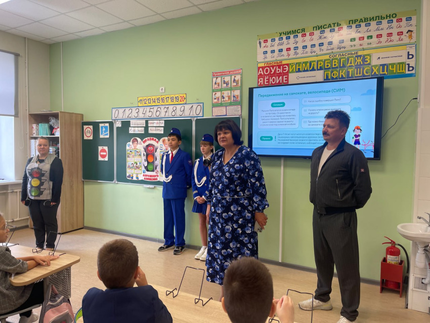 В Жуковском школьники из отряда ЮИД провели урок ПДД в рамках проекта «Безопасные дороги»