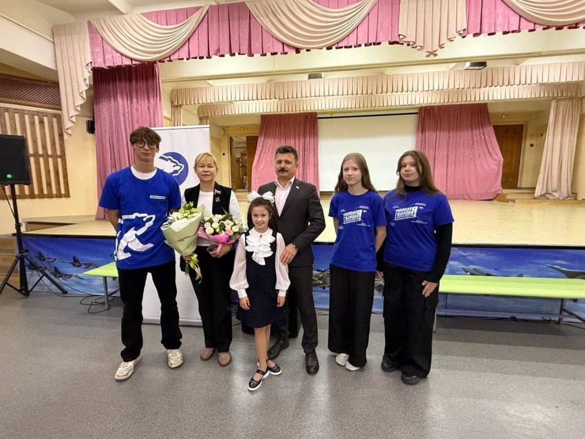 Депутаты «Единой России» поздравили своих учителей с профессиональным праздником