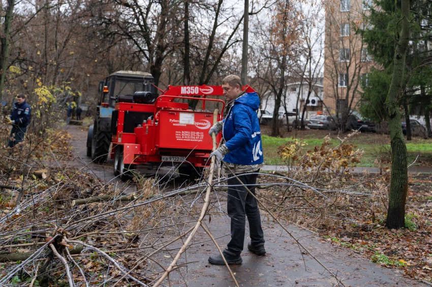 Актив «Единой России» принял участие в субботнике на улице Гагарина