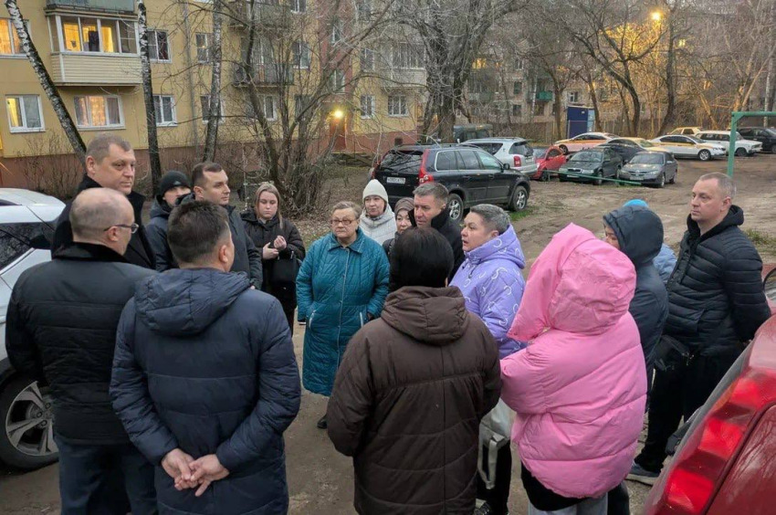 Актив «Единой России» провел встречу с жителями многоквартирных домов на улице Мясищева