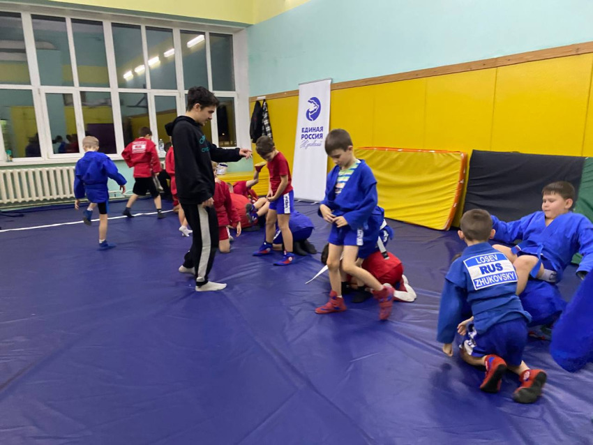 Проект «Выбор сильных»: тренировка по самбо для юных спортсменов