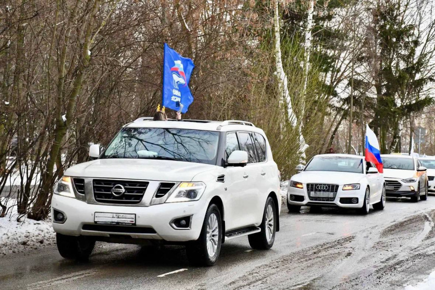 Праздничный автопробег и шествие состоялись в Жуковском в преддверии Нового года
