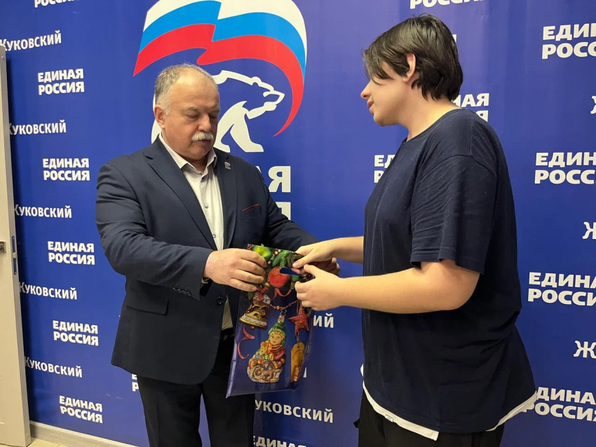 В Жуковском продолжается акция «Елка желаний»